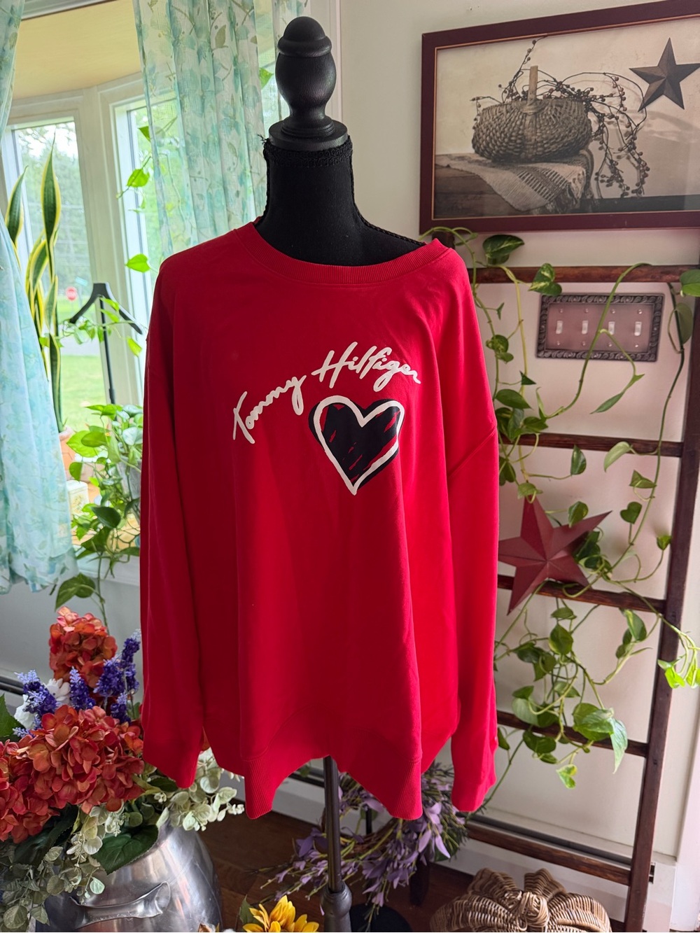 Tommy Hilfiger Red Crewneck Sweatshirt with Heart Logo
